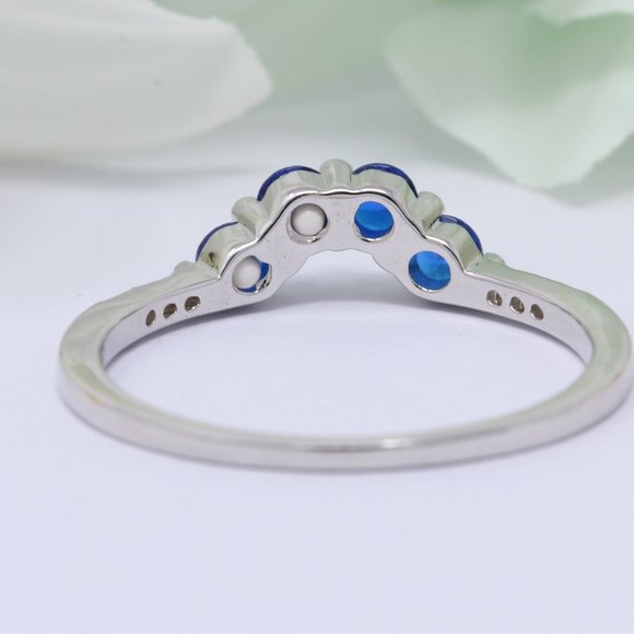 4mm Curved Band Round Blu Sapphire Cubic Zirconia - Picture 3 of 3